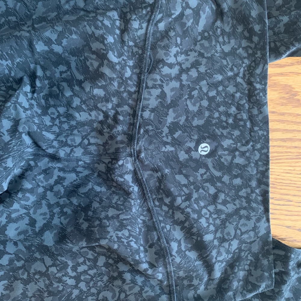Lululemon Align 28 in. Color: Wild thing camo, deep coal.